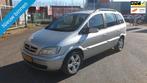 Opel Zafira 1.6i-16V Comfort NETTE AUTO RIJD EN SCHAKELT GOE, Auto's, Gebruikt, Zwart, 4 cilinders, 7 stoelen