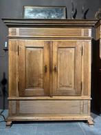 "HENDRICKX " Eiken Kast met biefpaneel 18e Eeuw., Ophalen