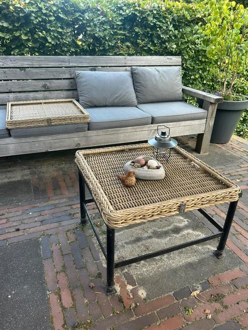 Wicker dienblad, Tuin en Terras, Tuinmeubel-accessoires, Zo goed als nieuw, Ophalen of Verzenden