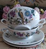 Set van 2 brocante soepkommen met onderschotel, Bavaria, Ophalen of Verzenden