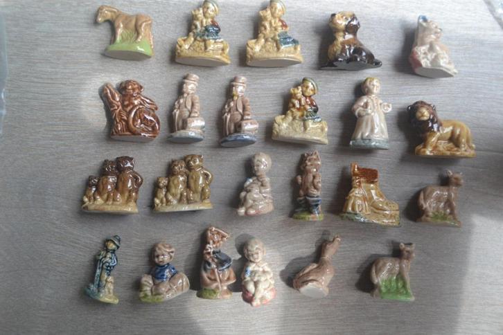 23 oude Wade beeldjes ( nursery rhymes / whimseys ), Verzamelen, Beelden en Beeldjes, Zo goed als nieuw, Dier, Verzenden