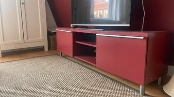 Mooi meubel, dressoir, tv kast, opbergruimte voldoende!!