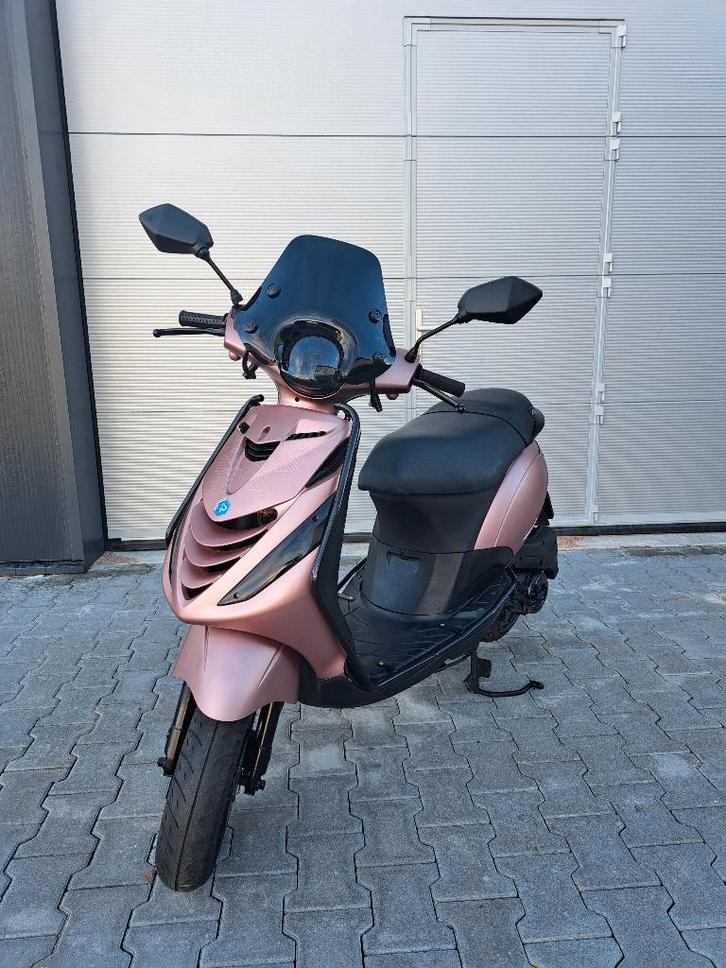 Piaggio Zip 4T Scooter Mat Lichtroze FULL OPTION (BROM), Fietsen en Brommers, Handleidingen en Instructieboekjes, Zo goed als nieuw