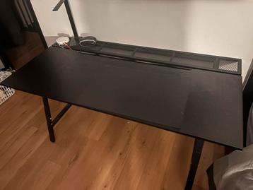 IKEA Utespelare Bureau - Zo Goed Als Nieuw! beschikbaar voor biedingen