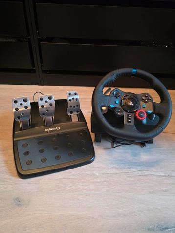 Logitech gamestuur en pedalen