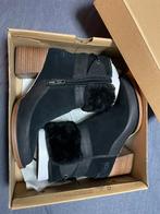 UGG dames laarzen maat 39 bijna niet gedragen, Hoge laarzen, UGG, Zwart, Ophalen of Verzenden