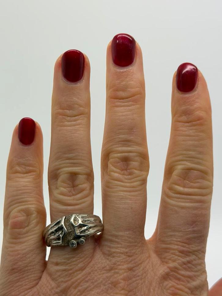 A704 Prachtige zilveren ring brutalist maat 20,5, Sieraden, Tassen en Uiterlijk, Ringen, Dame, 20 of groter, Zilver, Zilver, Met kristal