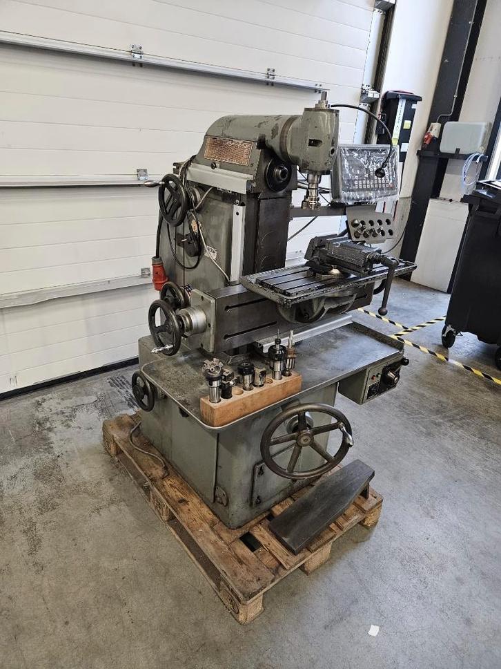 Christen U0-A  freesbank/ 3 assen Zwitserse precisiemachine, Doe-het-zelf en Verbouw, Gereedschap | Freesmachines, Gebruikt, Elektrisch