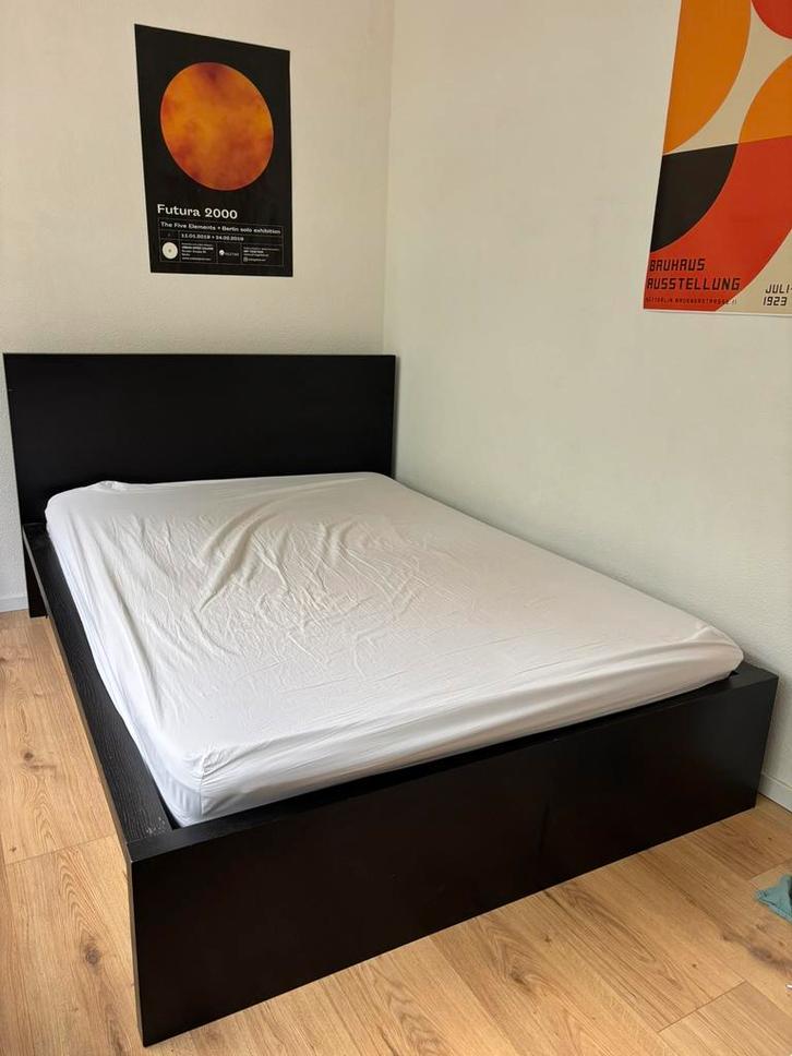 Ikea Malm zwart fineer +gratis lattenbodems en matras/topper, Huis en Inrichting, Slaapkamer | Bedden, Gebruikt, Tweepersoons