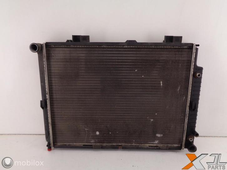 E-KLASSE W210 E240 RADIATEUR GEBRUIKT  A2105002803, Auto-onderdelen, Motor en Toebehoren, Mercedes-Benz, Gebruikt, Ophalen of Verzenden