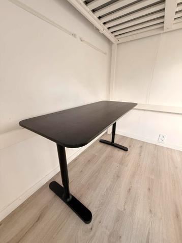 Zwart IKEA BEKANT Bureau 140x60 cm - afbeelding 4