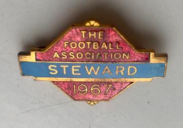 FOOTBALL ASSOCIATION BADGE 1967 beschikbaar voor biedingen