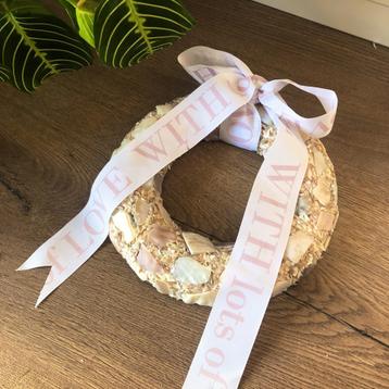 Riviera Maison schelpjes krans met lint beschikbaar voor biedingen