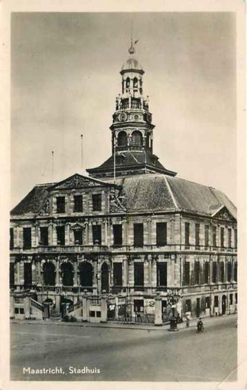 (301-088-019) Maastricht Stadhuis beschikbaar voor biedingen