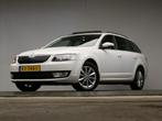 Skoda Octavia Combi 1.0 TSI Greentech Ambition Business Spor, Auto's, Gebruikt, Euro 6, 116 pk, Wit