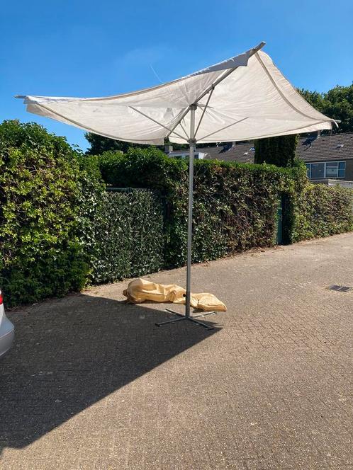 Horeca parasol 330 x 330 met voet, Tuin en Terras, Parasols, Zo goed als nieuw, Overige typen, 3 tot 4 meter, Verstelbaar, Waterdicht