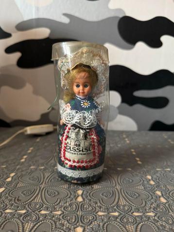 Vintage Italiaanse pop in klederdracht (Assisi) beschikbaar voor biedingen