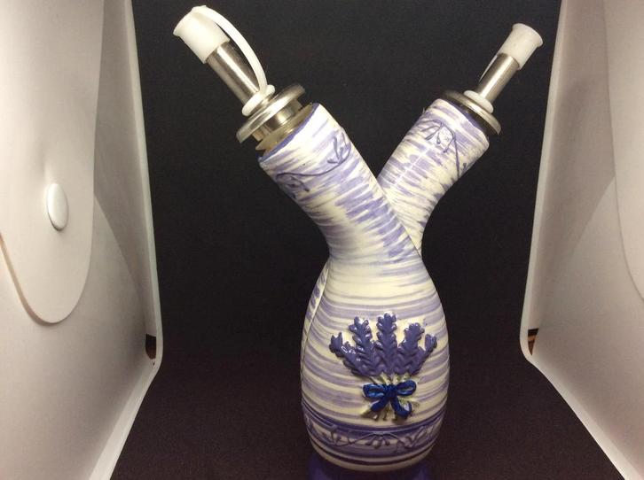 Olie/azijn duoflesje "Lavendel" aardewerk, Huis en Inrichting, Keuken | Servies, Gebruikt, Overige typen, Overige stijlen, Aardewerk