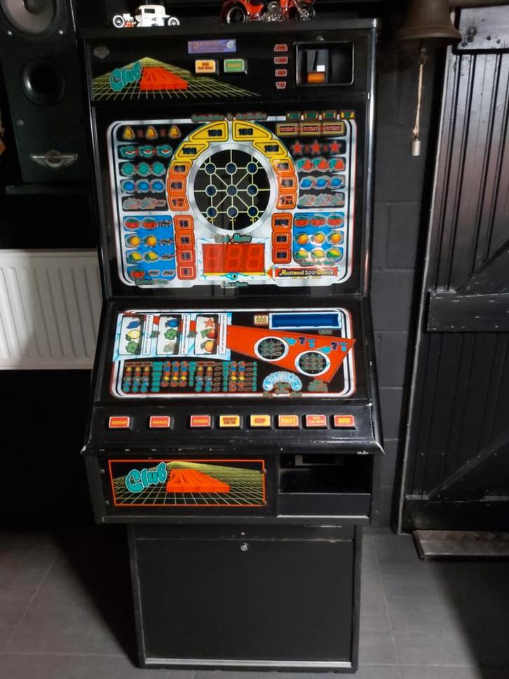 Te koop Club 2000 90, Verzamelen, Automaten | Gokkasten en Fruitautomaten, Zo goed als nieuw, Euro, Ophalen