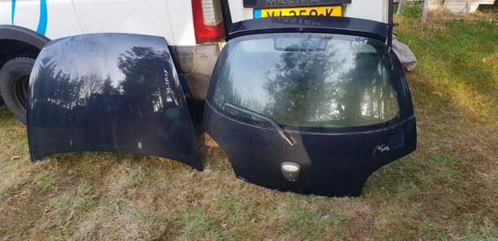 FORD KA MOTORKAP +ACHTERKLEP BJ 97 TOT 2007, Auto-onderdelen, Carrosserie en Plaatwerk, Motorkap, Gebruikt, Ophalen of Verzenden