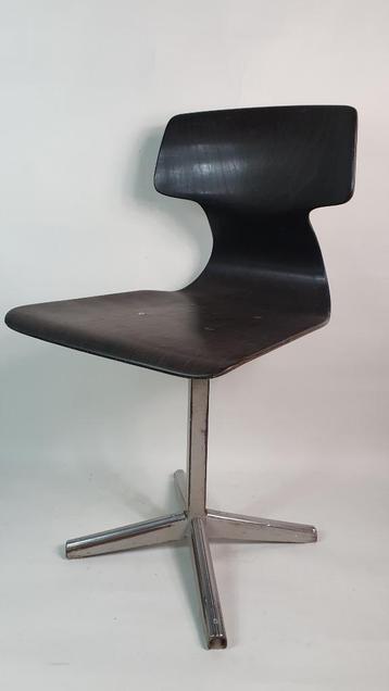 Vintage industriele schoolstoel Galvanitas, werkstoel. S30 beschikbaar voor biedingen