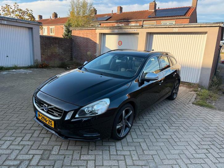 Volvo V60 T6 329pk Geartronic AWD 2012 Zwart, Auto's, Volvo, Bedrijf, V60, 4x4, ABS, Adaptive Cruise Control, Airbags, Alarm, Bluetooth
