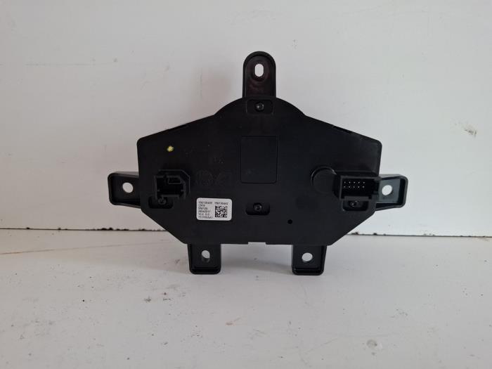 Regelunit Multi Media van een Alfa Romeo Giulia, Gebruikt, -, Verzenden, -