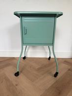 Mintgroen metalen (nacht)kastje Ikea op wieltjes, Ophalen, Zo goed als nieuw, 45 tot 65 cm, 55 tot 70 cm
