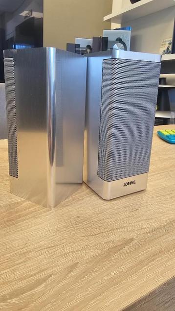 TE KOOP LOEWE SATELLITE SPEAKERS SILVER beschikbaar voor biedingen