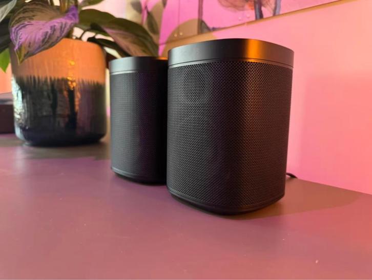 Sonos One (SL) Zwart en Wit x2 Als nieuw, Audio, Tv en Foto, Luidsprekers, Zo goed als nieuw, Front, Rear of Stereo speakers, Minder dan 60 watt