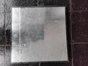 IKEA spiegelplateau Pralin op wieltjes 50x50 cm beschikbaar voor biedingen