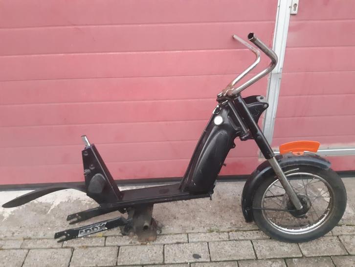 SPARTA HAPPY LUCKY FRAME NU 39.95 EURO, Fietsen en Brommers, Snorfietsen en Snorscooters, Zo goed als nieuw, Spartamet, Benzine