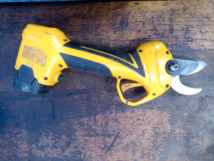 Volpi KV 360 accu-snoeischaar, Tuin en Terras, Snoeischaren, Gebruikt, 30 t/m 39 mm, Ophalen of Verzenden