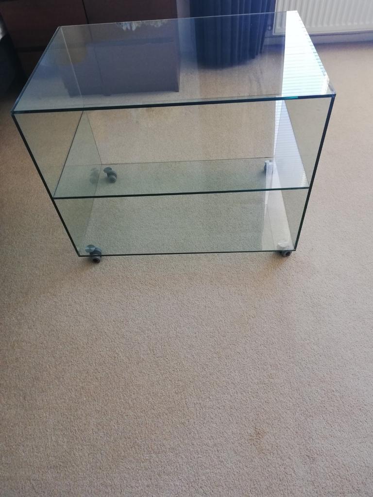 Glazen meubel, Ophalen, Zo goed als nieuw