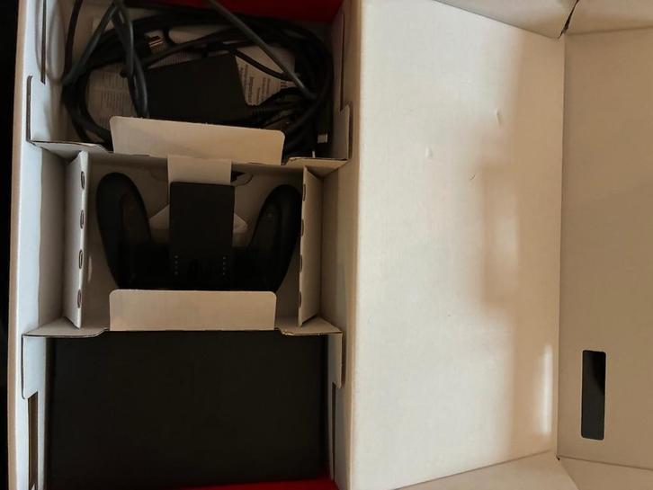 Nintendo Switch + spellen + controller + sleeve, Spelcomputers en Games, Games | Nintendo Switch, Zo goed als nieuw, Avontuur en Actie