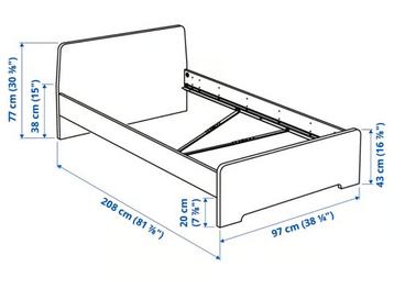 Bed met matras en één kussen (zo goed als nieuw). - afbeelding 2
