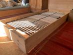 eenpersoons bed /logeerbed  met goede lattenbodem 90 x 200, Ophalen, Gebruikt, 90 cm, Eenpersoons