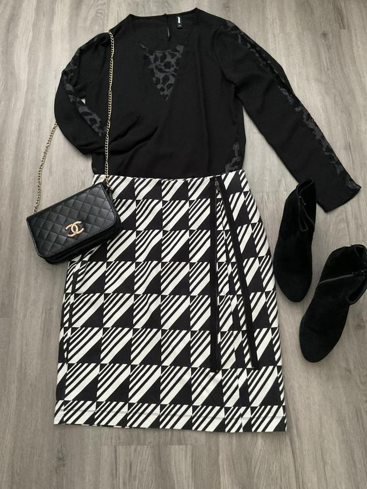 Lynde/ mooie/ zwart/ witte rok/ maat 40, Kleding | Dames, Rokken, Zo goed als nieuw, Maat 38/40 (M), Zwart, Verzenden