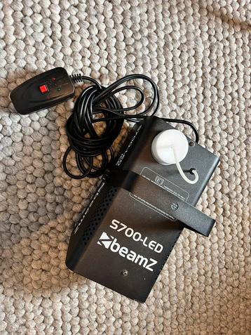 Rookmachine s700led beamz beschikbaar voor biedingen