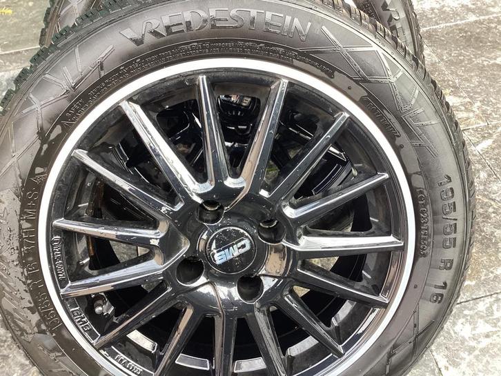 4 Vredestein 195/55 R16 Winterbanden met mooie zwarte Velgen, Auto diversen, Auto-accessoires, Ophalen