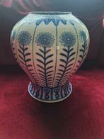 Blauw-witte vaas met bloemmotiefMeiji blauw-witte porseleine, Ophalen of Verzenden