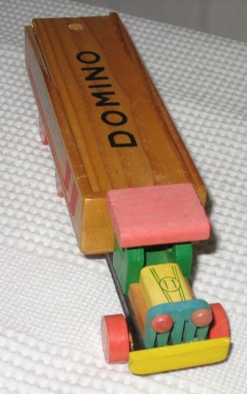 Vintage dominospel beschikbaar voor biedingen