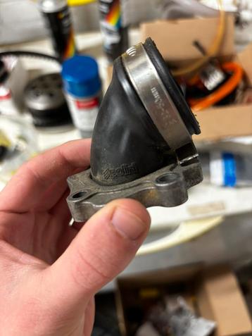 Draaibaar Spruitstuk 360° – Minarelli –Carburateurs tot 30mm beschikbaar voor biedingen