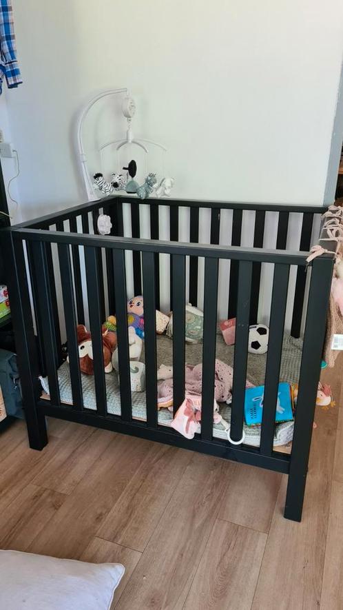 Box Timo zwart, inclusief boxkleden en boxmobiel, Kinderen en Baby's, Boxen, Gebruikt, Rechthoekig, In hoogte verstelbaar, Boxkleed