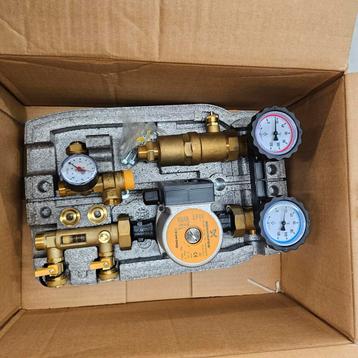 Zonneboiler Pompunit Grundfos - Nieuw in Doos beschikbaar voor biedingen