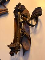 Oude houten schaatsen met leren riemen, Ophalen of Verzenden