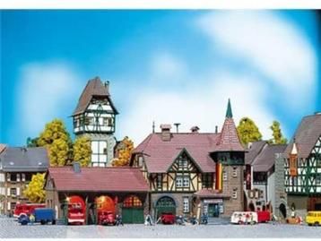 Faller: Reddingscentrum Nu € 25,- NIEUW beschikbaar voor biedingen