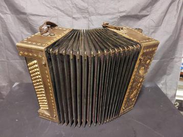 Antiek accordeon (als ornament te gebruiken)