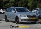 Skoda Superb Combi 1.8 TSI Ambition Automaat, Trekhaak etc., Euro 5, Stof, Zwart, 4 cilinders