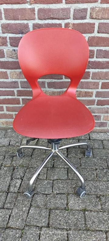 6x Rode bureau stoelen beschikbaar voor biedingen